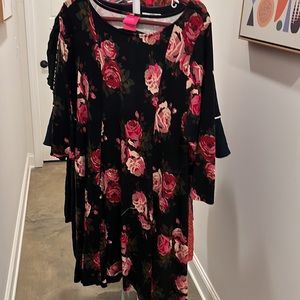 A line floral velvetine dress by Betsy Johnson keyhole back